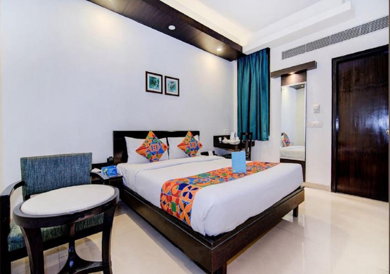 Hotel Rockland Panchsheel Enclave Neu-Delhi Exterior foto