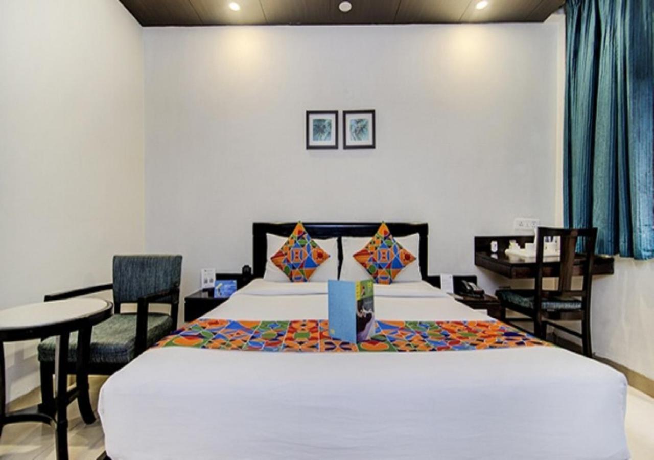 Hotel Rockland Panchsheel Enclave Neu-Delhi Exterior foto
