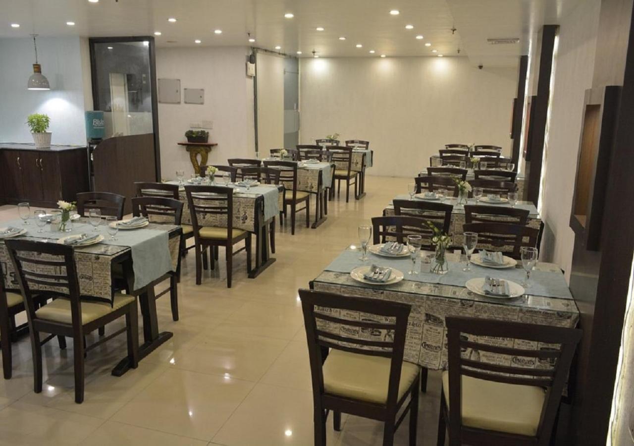 Hotel Rockland Panchsheel Enclave Neu-Delhi Exterior foto