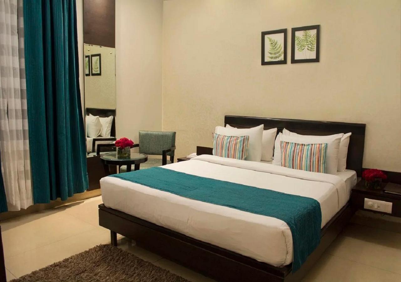 Hotel Rockland Panchsheel Enclave Neu-Delhi Exterior foto